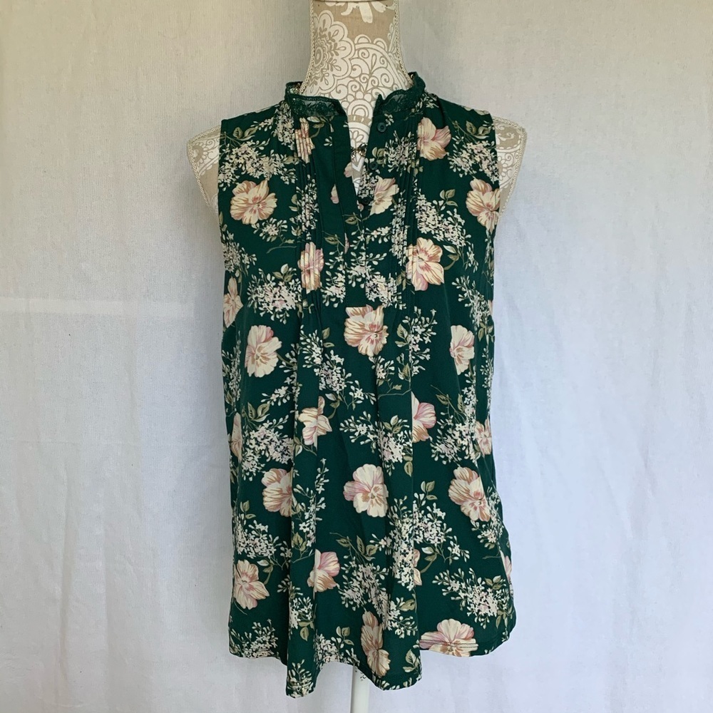 A New Day // Green Floral High Neck Sleeveless Top small z26